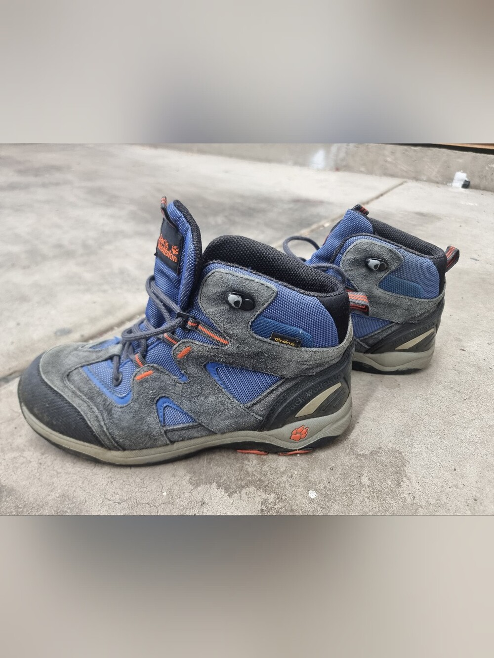 Jack Wolfskin Kids Blue and Gray Hiking Boots with Orange Accents